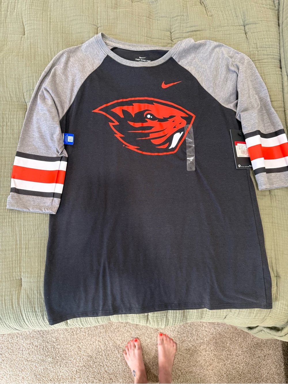 NWT Nike Black & Gray Oregon State Beavers Raglan Jersey with Orange Logo